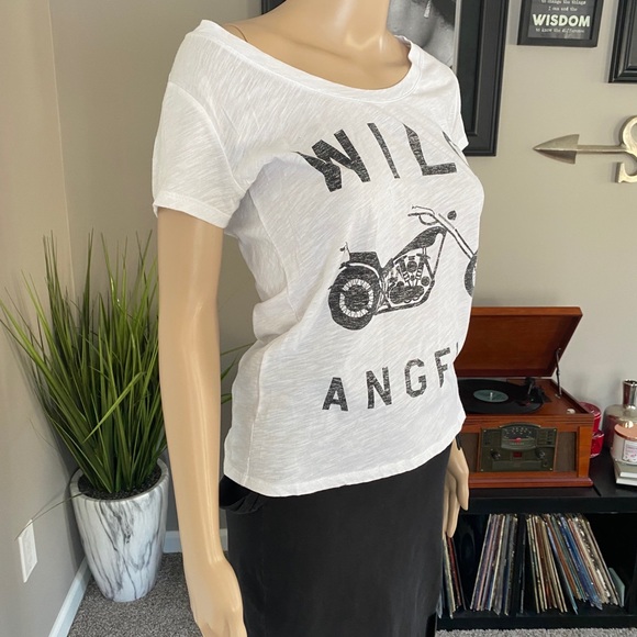 🔥HUGE SALE🔥 White T-Shirt - Picture 5 of 6